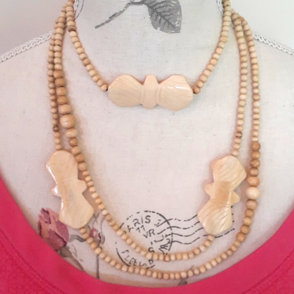 + Vintage super long bead necklace butterfly/bow charms